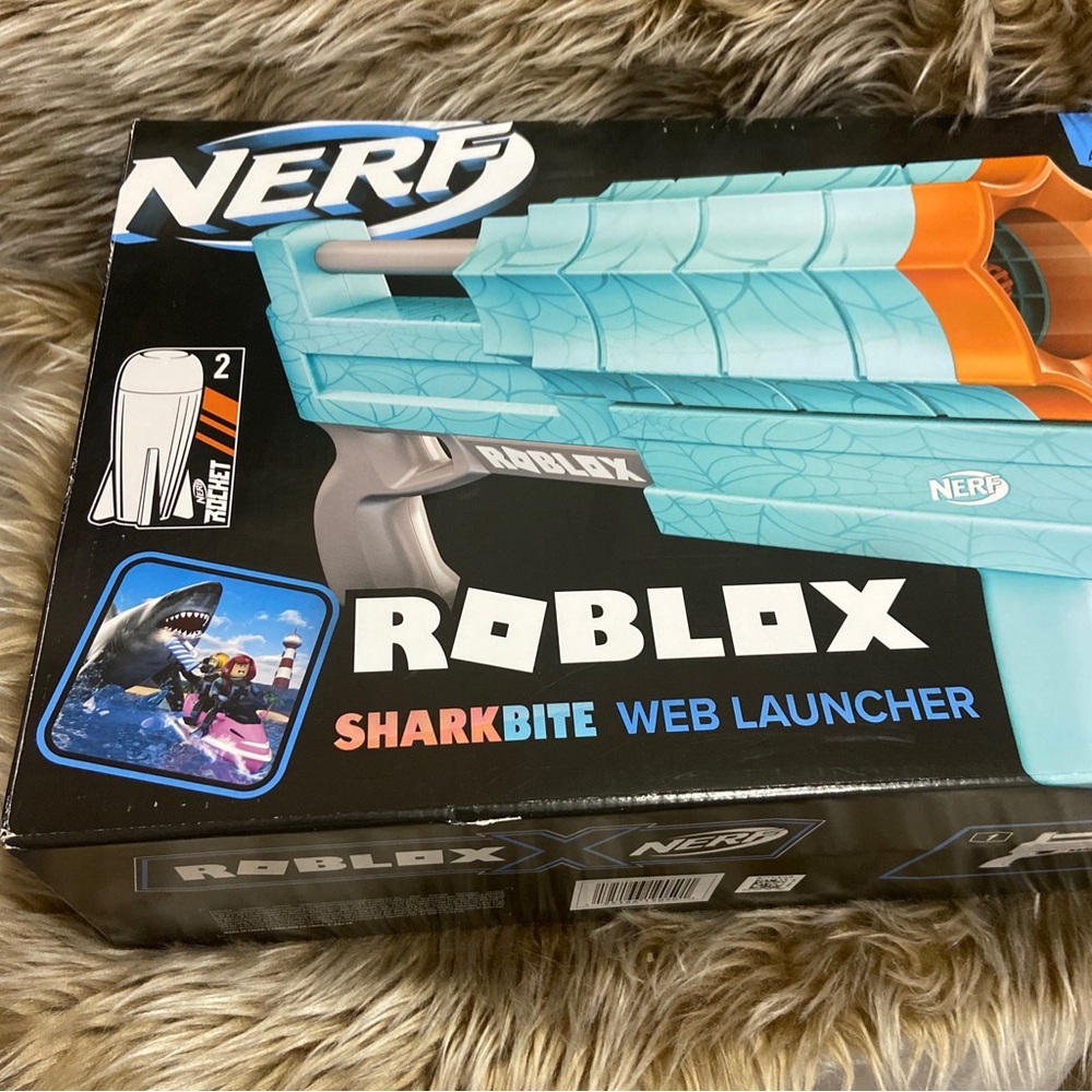 NERF Roblox Shark Bite Web Launcher Blaster 2 Pump Fire Rocket Darts NEW
